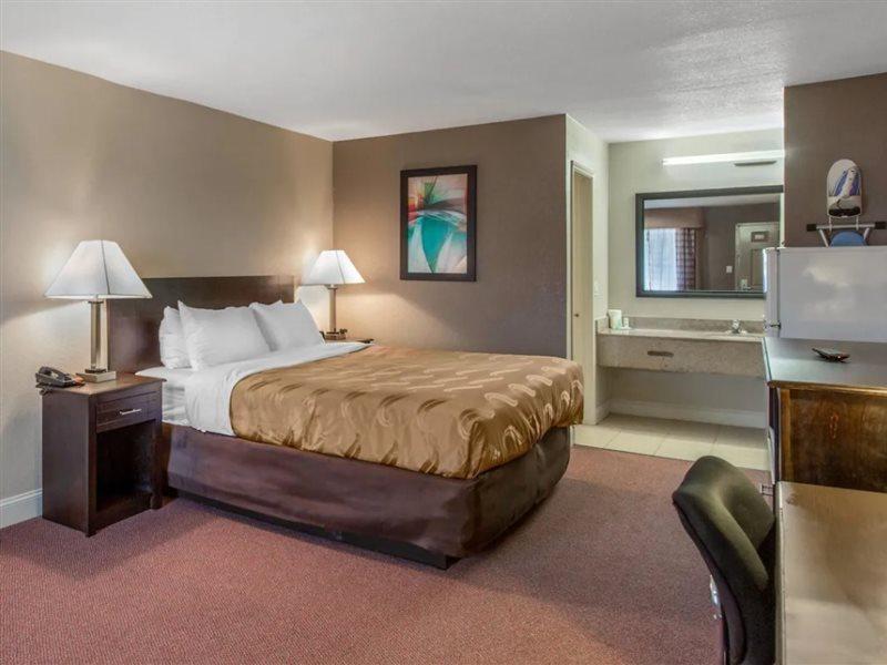 Quality Inn And Suites Port Arthur Nederland Exterior photo