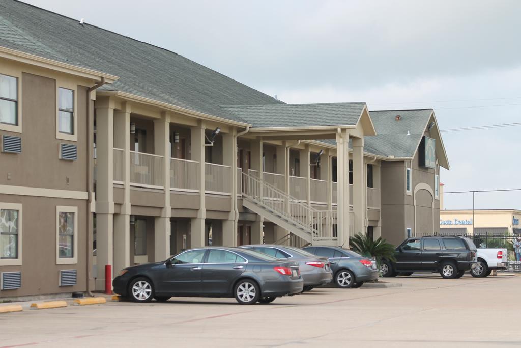 Quality Inn And Suites Port Arthur Nederland Exterior photo